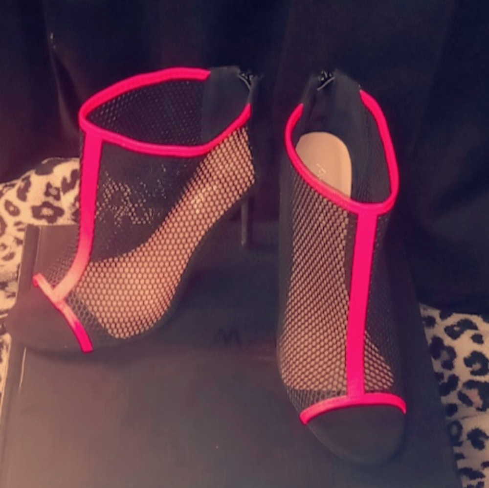 Mesh, ankle bootie with neon pink stripe detail